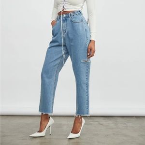 Anthropologie Atoir Mid-rise jean w/ slash detail on side leg cropped hem.